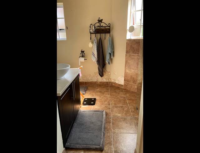 3 BEDROOM APARTMENT FOR SALE IN ESSENWOOD